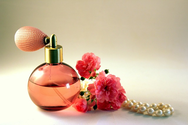 parfém a kytičky